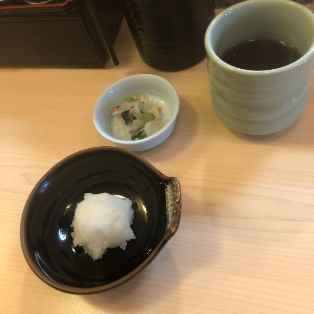 つきぢ天辰の大根おろしと香の物