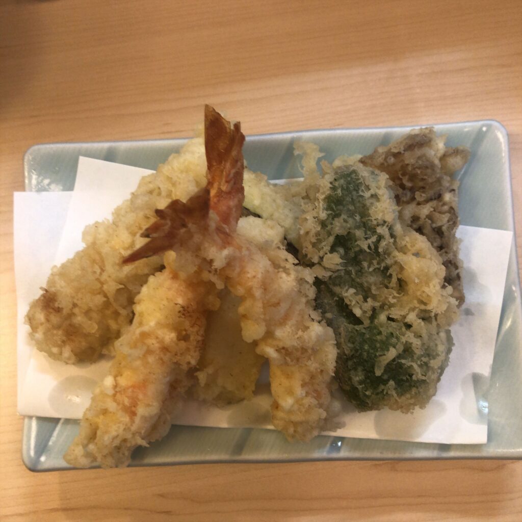 つきぢ天辰の天ぷら盛り合わせ(海老・野菜など)