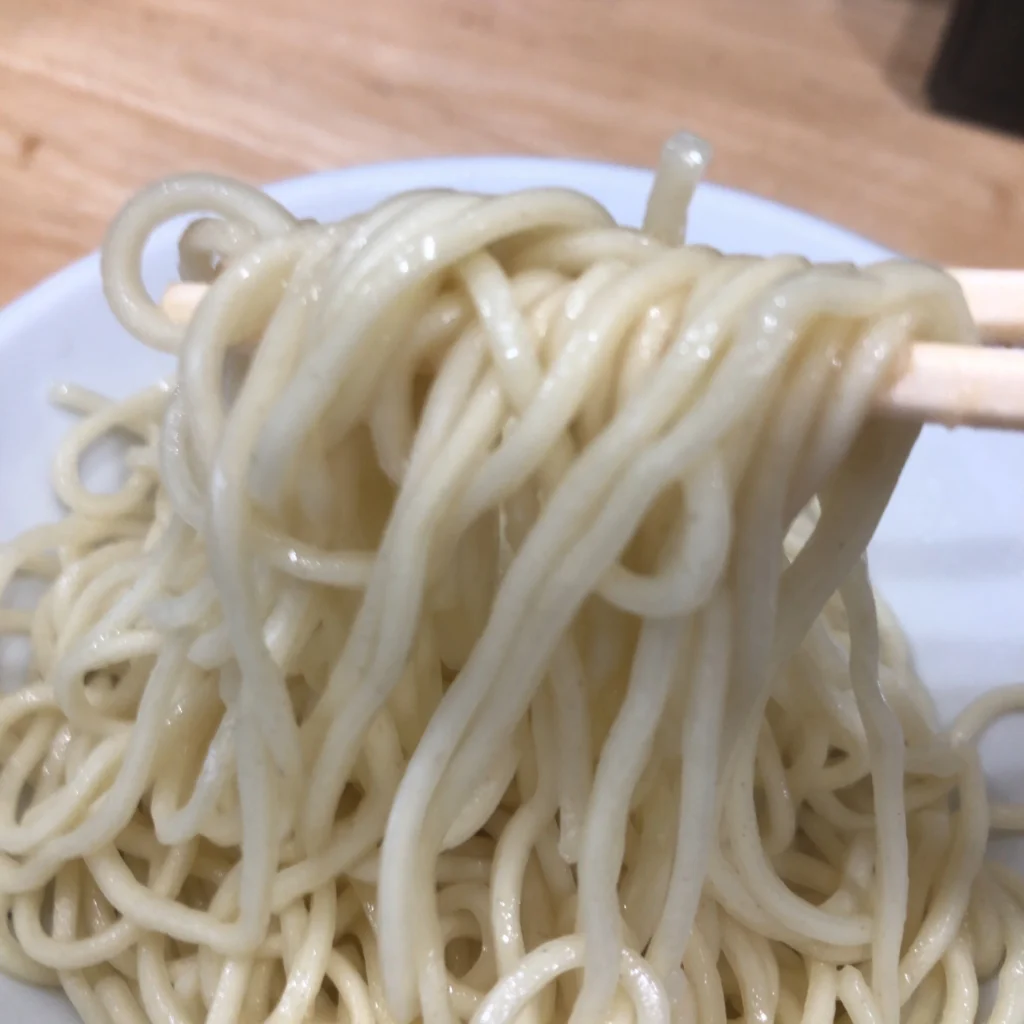 替え玉の麺リフト